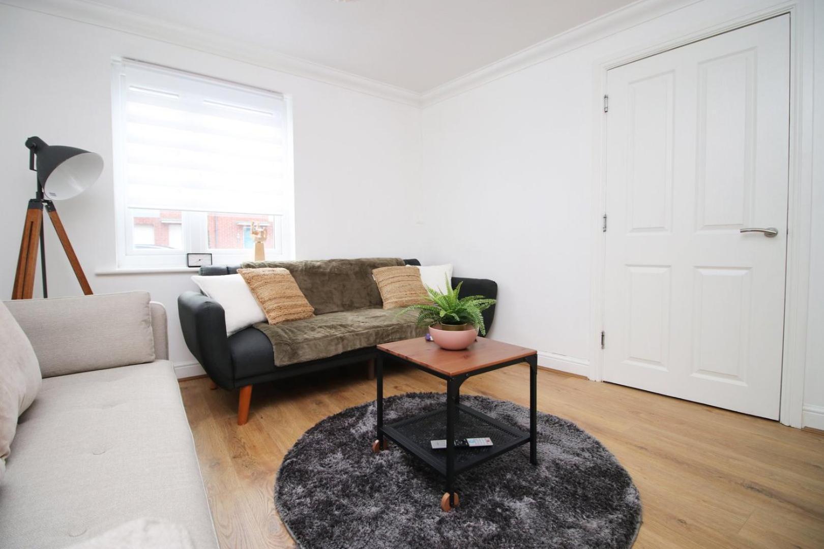 Spacious 5 Bedroom | With Fenced Backyard Newport  Exteriér fotografie